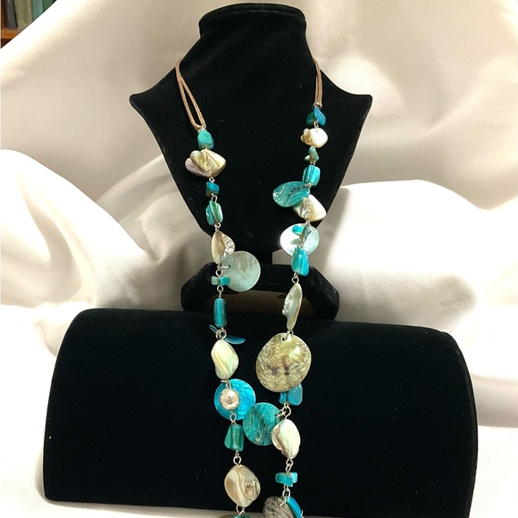 Blue Mother of Pearl necklace - Picture 5 of 11